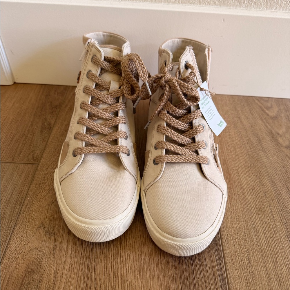 Taos High-Top Canvas Sneakers in Beige and Tan NWT, size 9. - Picture 7 of 9